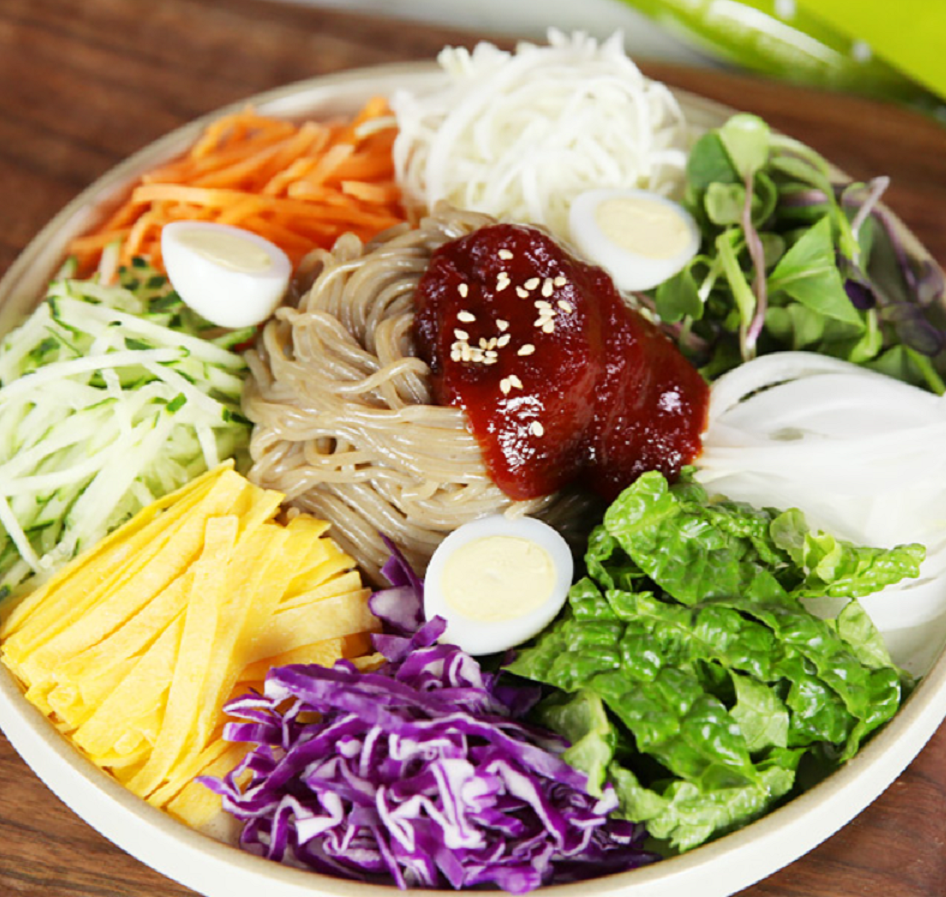 [Dongwon] Cold Buckwheat Spicy Noodles 405g [동원] 면발의신 쟁반 막국수