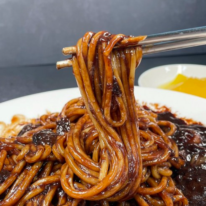 [Sempio] Incheon Chinatown Jjajang Noodles 640g 쌤표 수타짜장면 (정통 / 사천 매콤) 2종